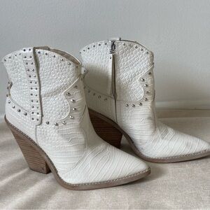Sam Edelman white cowboy booties size 10
